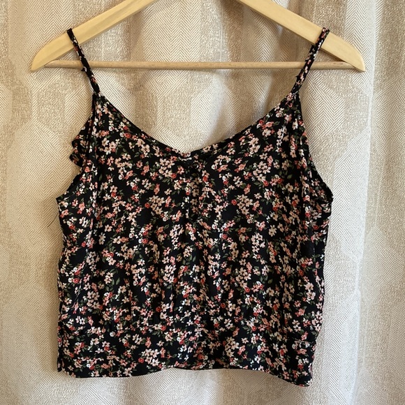 Forever 21 cropped ruffled tank top - Picture 3 of 7